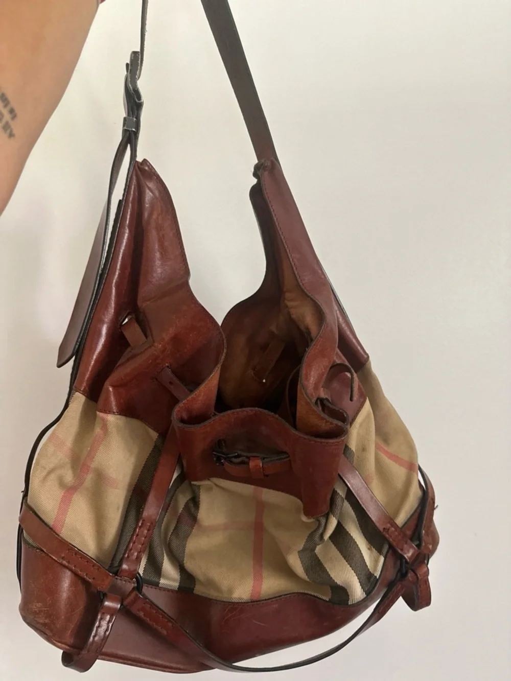 VINTAGE Burberry Brown Leather Shoulder Bag with Beige Check